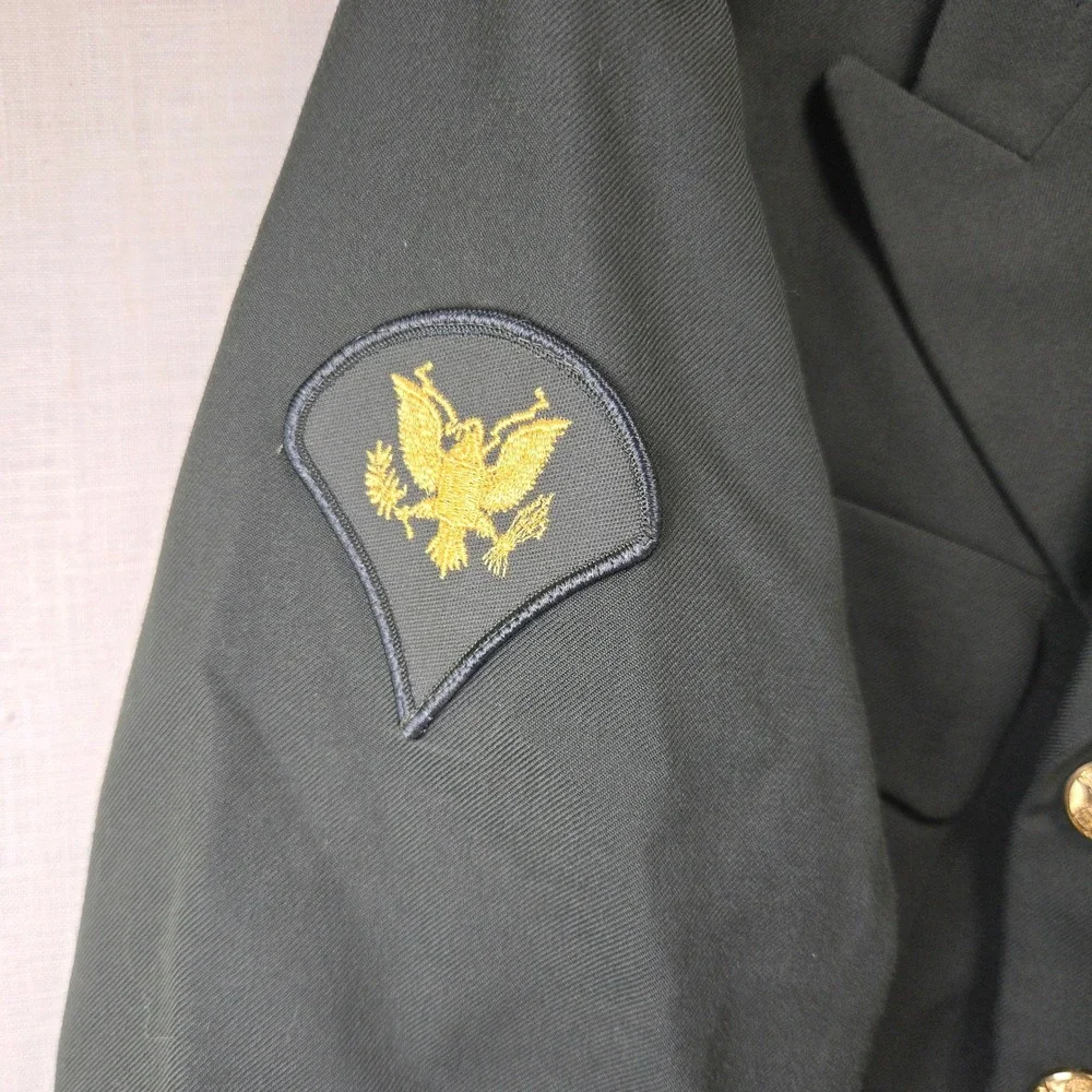 VTG Military Uniform Army Coat DeRossi & Son 37L Mens Green Specialist Patch USA